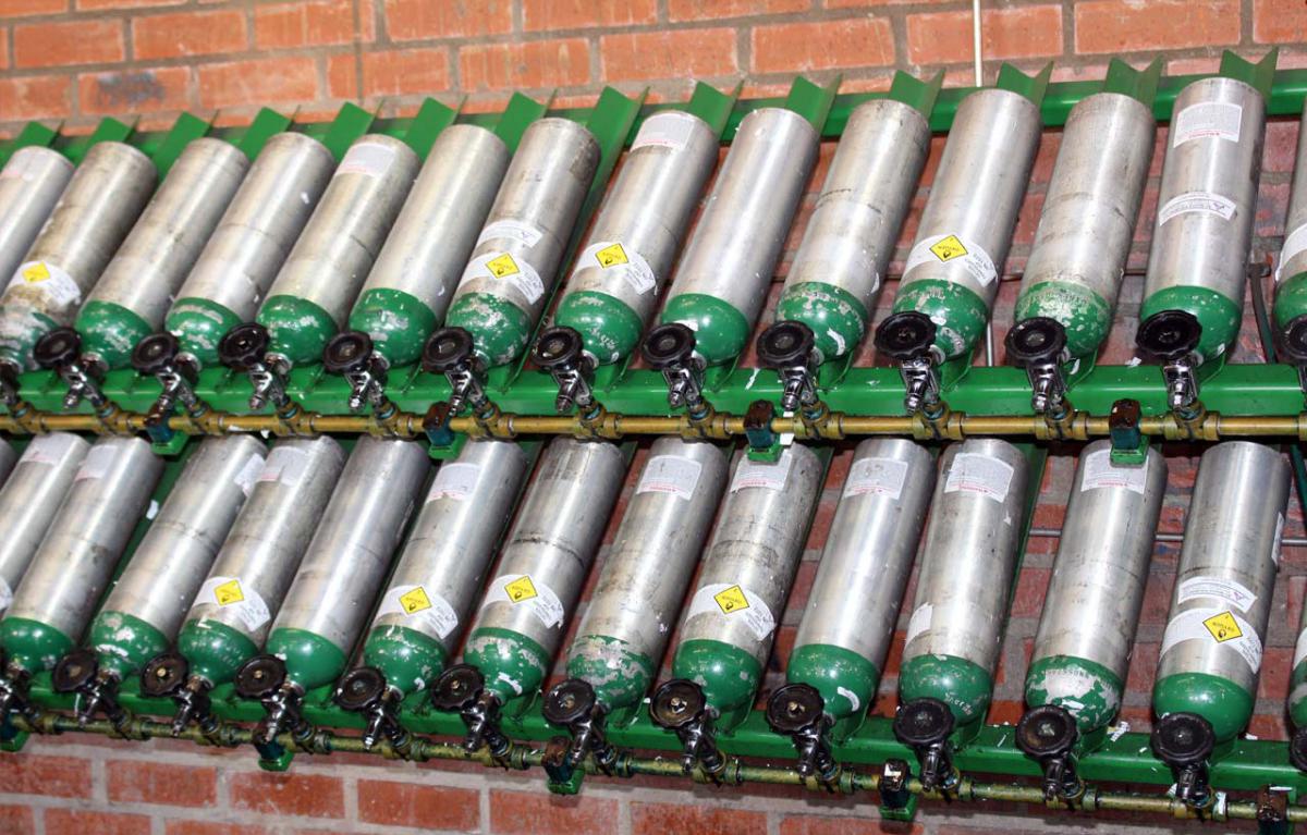 phân biệt oxy y tế và oxy công nghiệp